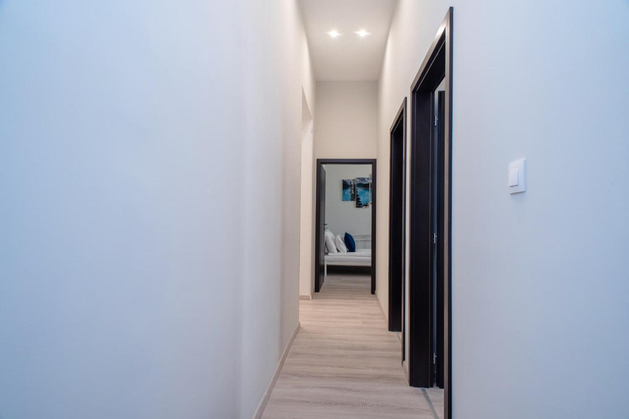 Very New And Large Ac Appartement *